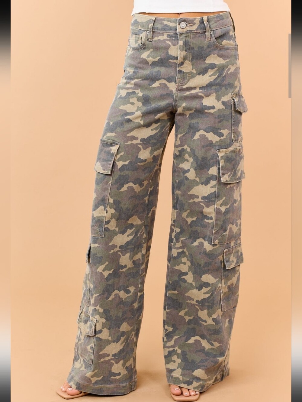 Hidden Premium Army Green Camo Wide Cargo Jeans Size 28 NWOT - Picture 2 of 11
